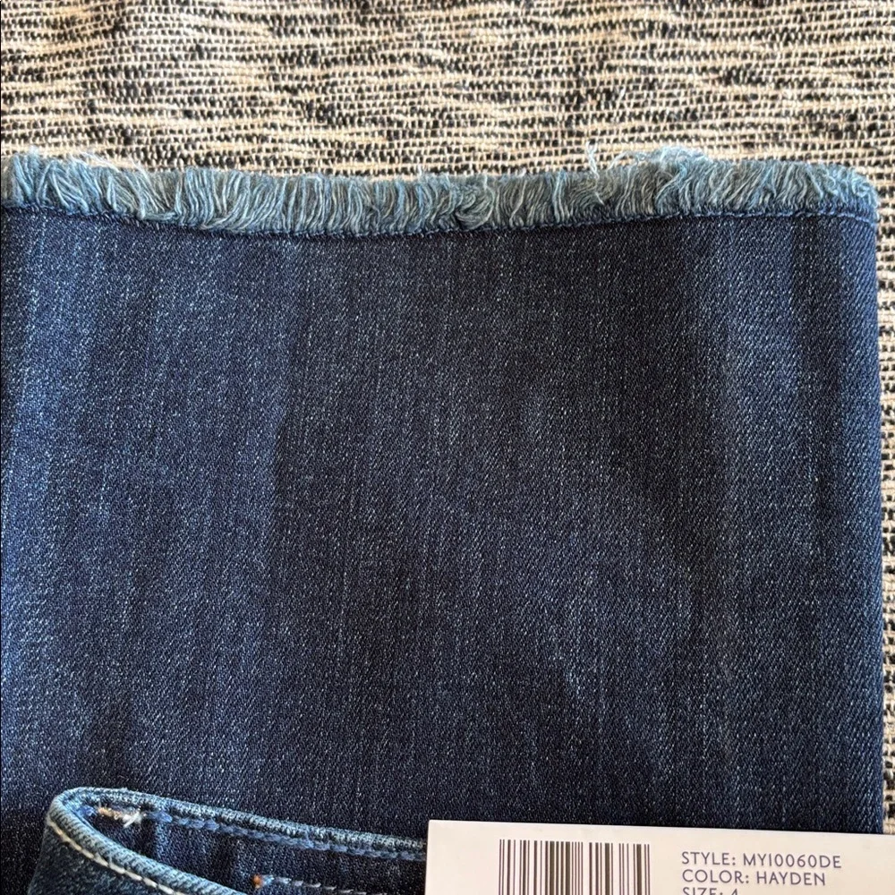 Seven7 High Rise Frayed Hem Jeans - Picture 4 of 6